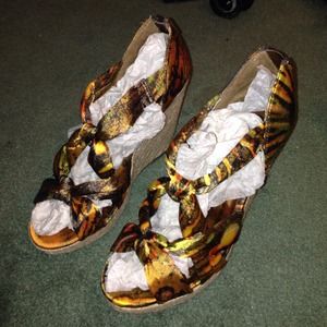 🎀new wedge sandal 🎀