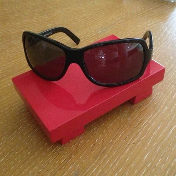 Dolce Gabbana blk sunglasses