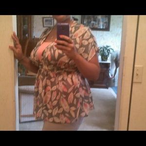 A beautiful Pastel Blouse*Great for Spring*