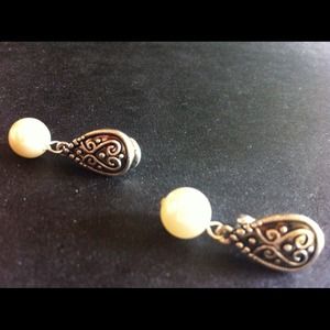 Premier Designs clip-po earrings