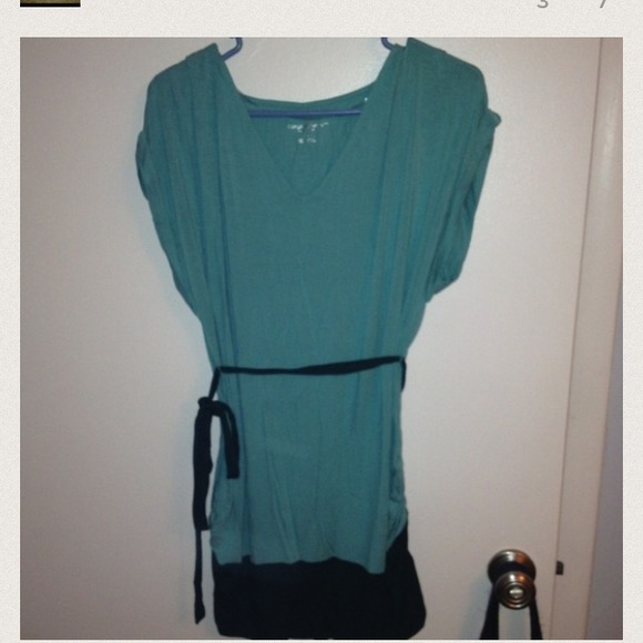 2 maternity tops/scrub pants bundle