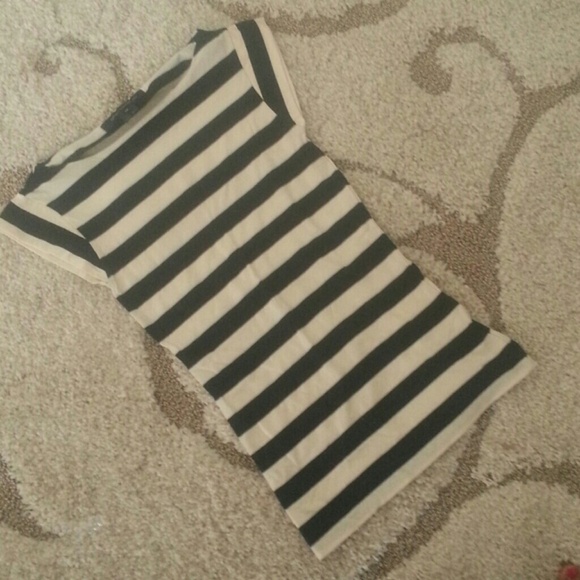 FRENCH CONNECTION! Black & White stripeD top - Picture 2 of 4