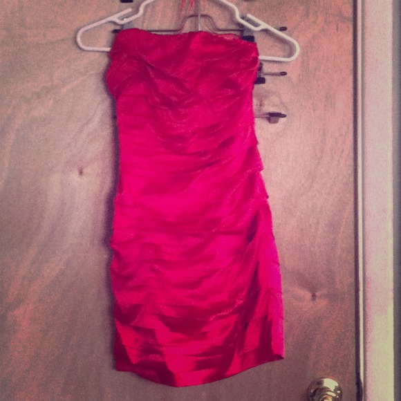 New red Express strapless ruched dress - Picture 1 of 1
