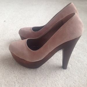 Blush Suede Steve Madden Wooden Platform Pump