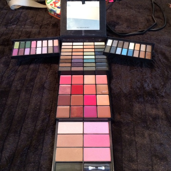 Victoria's Secret Other - Victoria's secret mega makeup kit