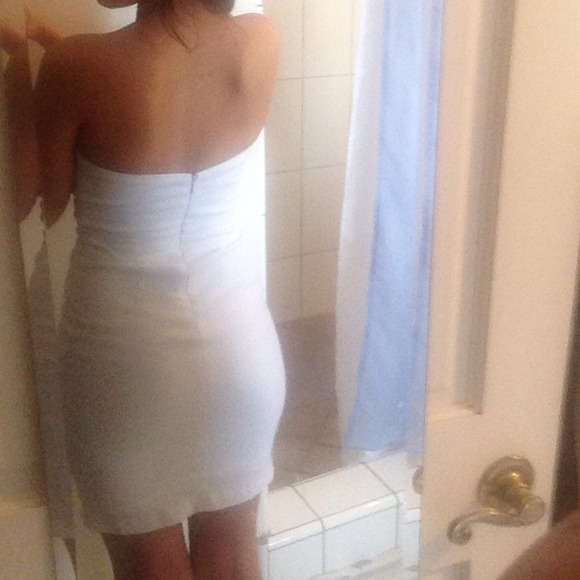 White dress - Picture 2 of 2