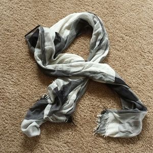 American Eagle scarf