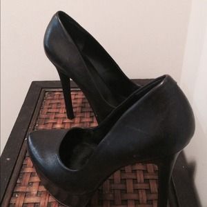 Jessica Simpson blk leather pumps size 8.5