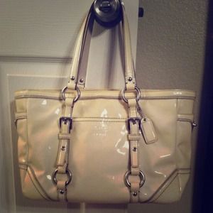 Coach white patent leather tote💥PRICE DROP