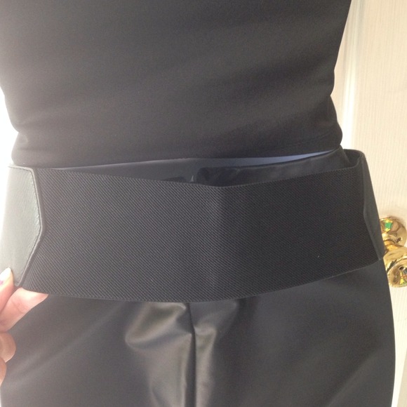 Belt stretch - Picture 3 of 3