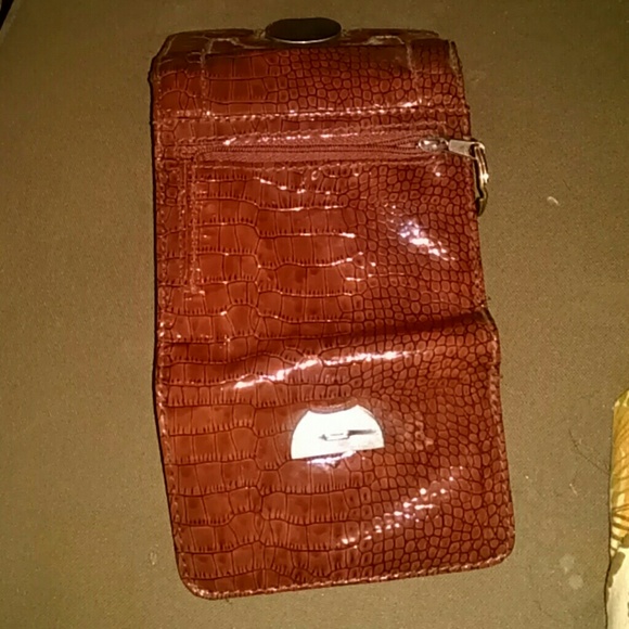 Stylish H&M  wallet. - Picture 2 of 3