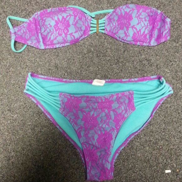 NWOT strappy lace  bikini :)