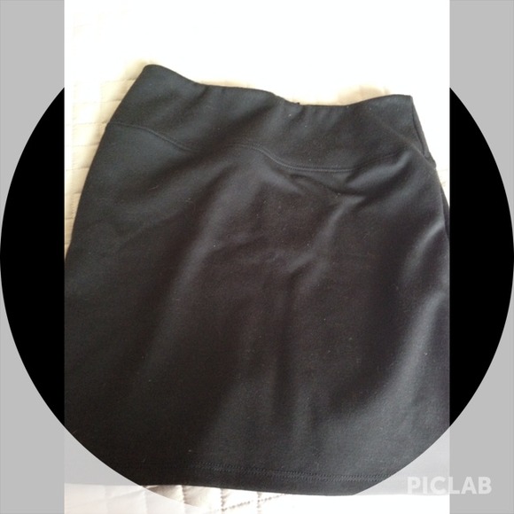 Black mini skirt with silver zipper, XS/00 - Picture 1 of 2