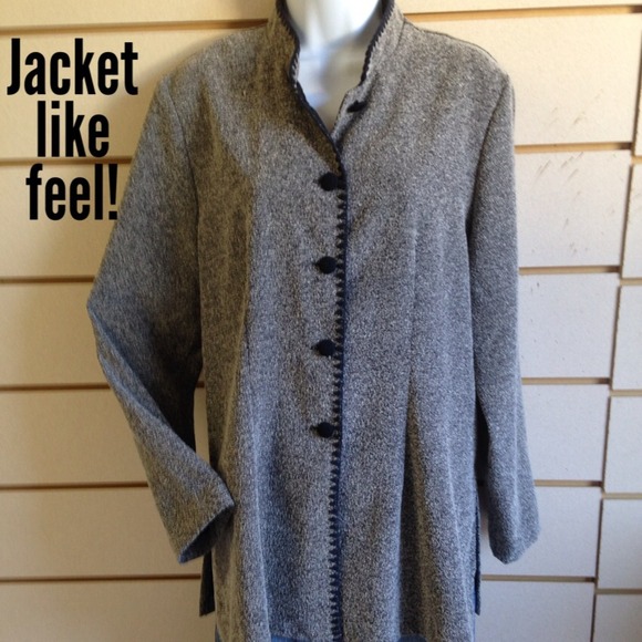 Classic grey and black jacket like top🎀