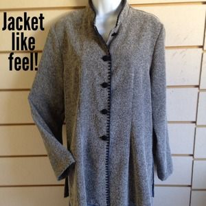 Classic grey and black jacket like top🎀