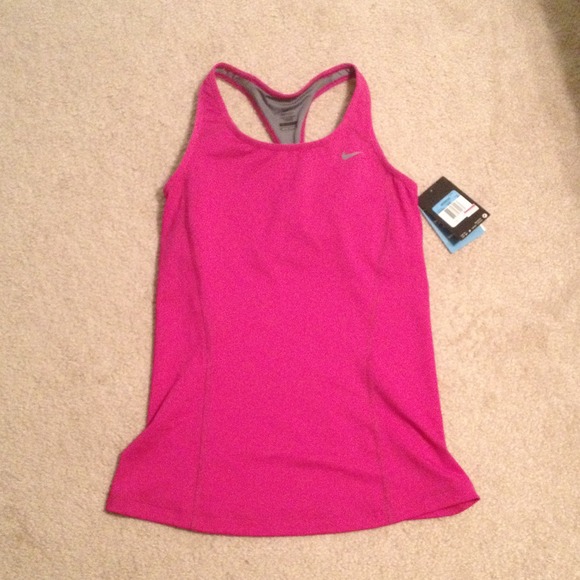 NWT NIKE LONG SPORT TOP