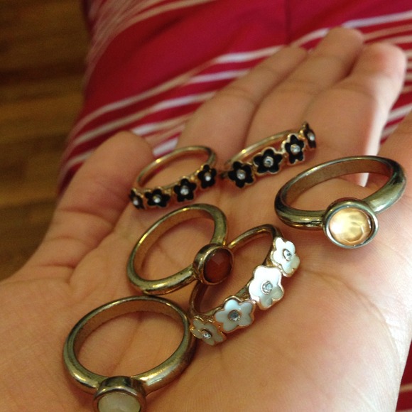 Jewelry - SIZE 8 RINGS