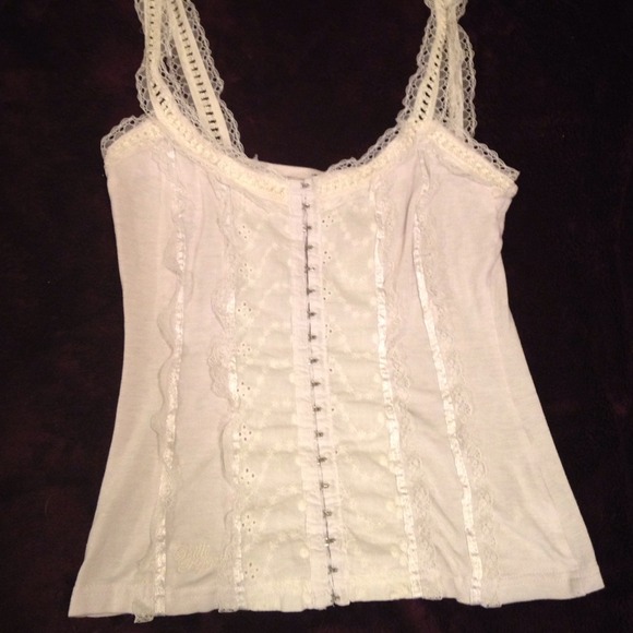 White Tank with lace ruffle. - Picture 3 of 3