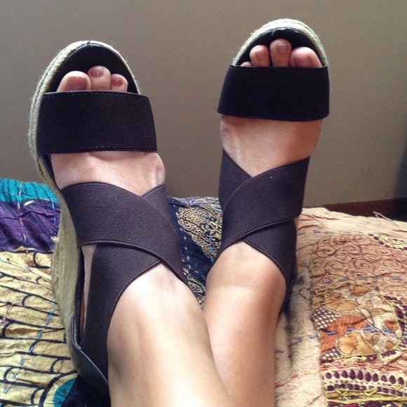 Steve Madden Shoes - ❌SOLD❌STEVE MADDEN Wedges