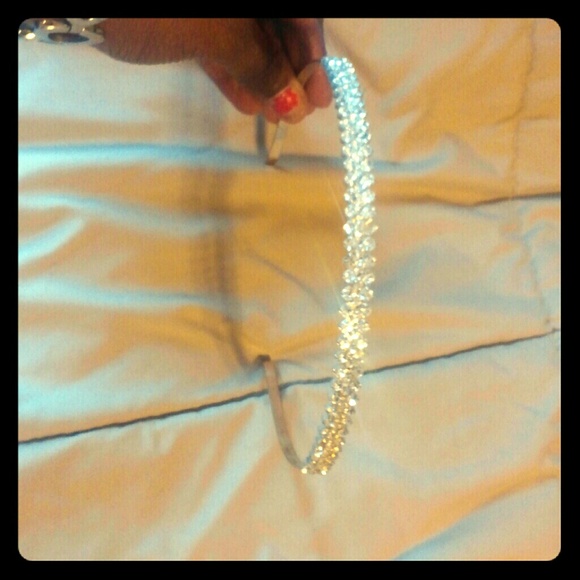 🚫Sold...Headband full of rhinestones