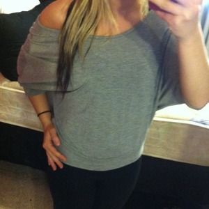 Off-shoulder shirt (: 💜