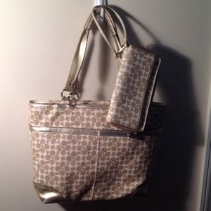 *Reduced*COACH Gold Tote Bag with matching wallet.
