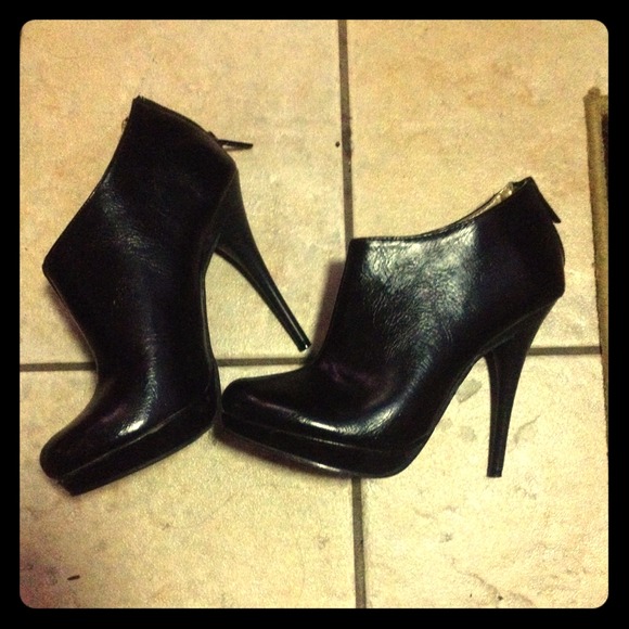 Black leather ankle boots like new condition
