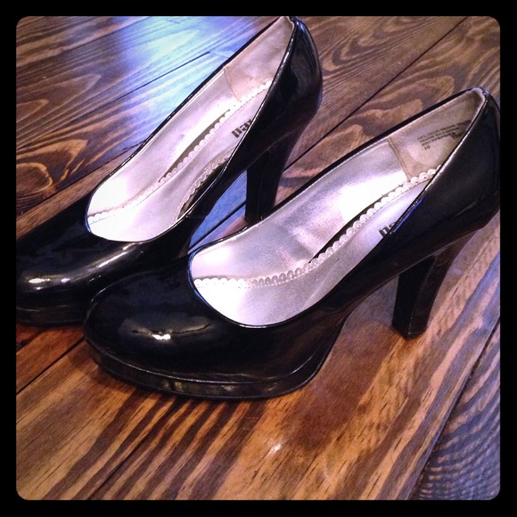 Sexy black heels!!
