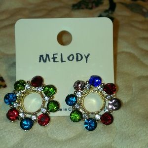 ___Reduced ___Flower-shaped gemstone earrings