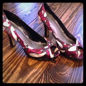 Fun sexy heels to complete an outfit!!