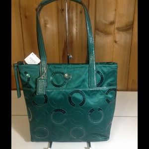 Coach Sequin tote NWT Jade hold for dhaz