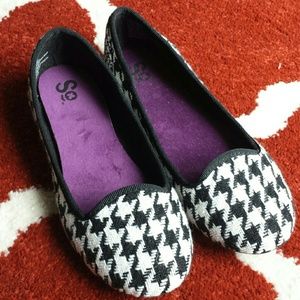 Black and white checkered flats