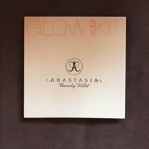Anastasia sun dipped glow kit