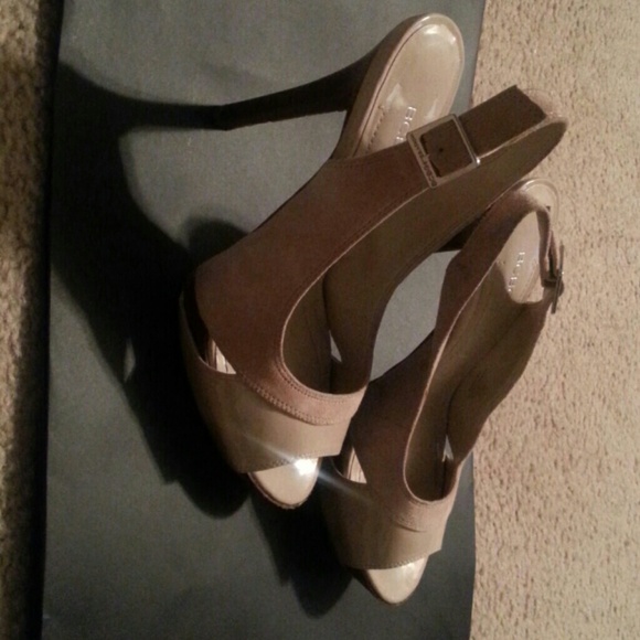 BCBG tan suede and Patent leather