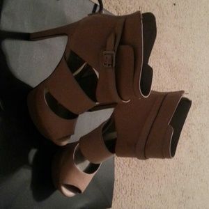 Vince Camuto Wore once like New tan leather