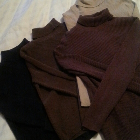 Turtleneck sweater bundle.