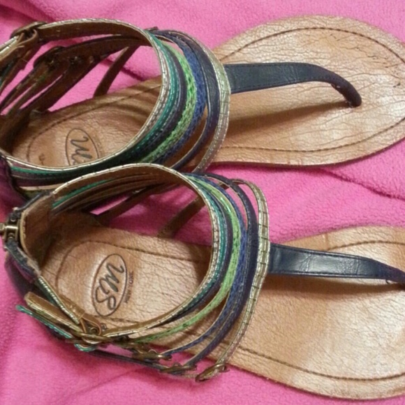 Sandles - Picture 4 of 4