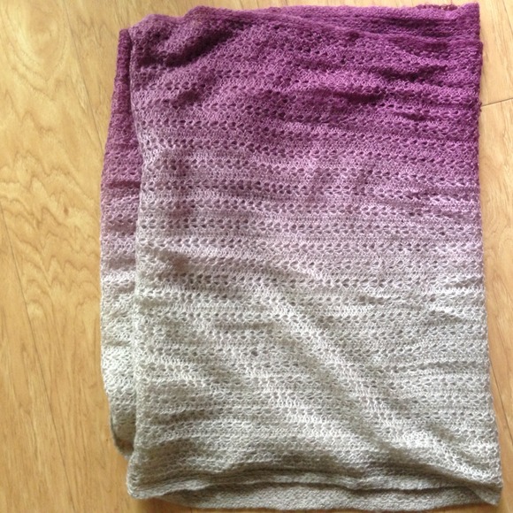 Ombré infinity scarf from Paris - Picture 3 of 3
