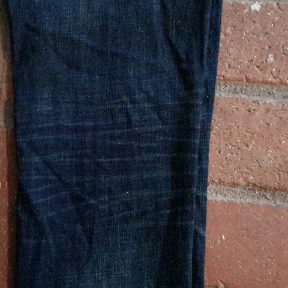 Dark wash American Eagle skinny jeans - Picture 2 of 3