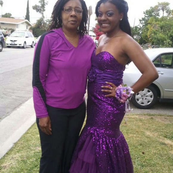 Prom dress only worn once! - Picture 3 of 3