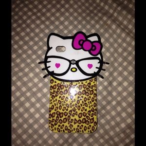 ***SOLD**** in bundle Hello Kitty iPhone cover 4S