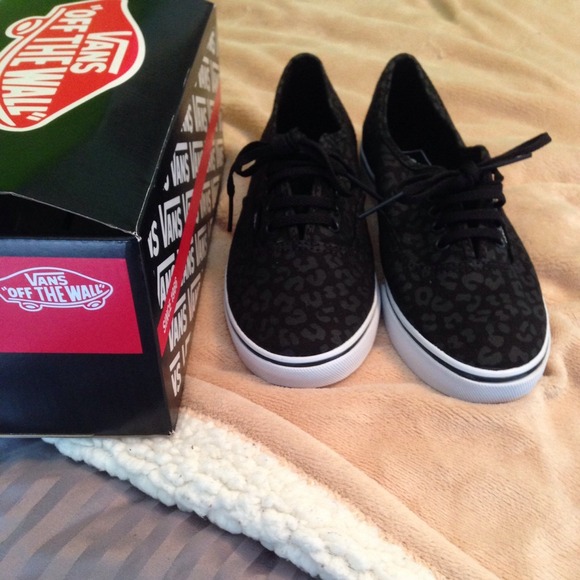 Leopard vans
