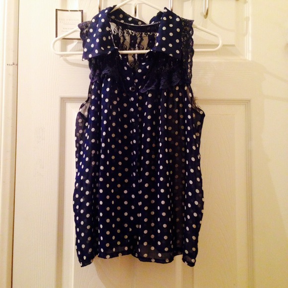 Polka dotted sleeveless top😀👍