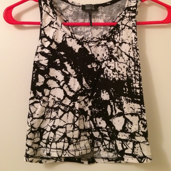 🚫SOLD🚫Nollie crop top.