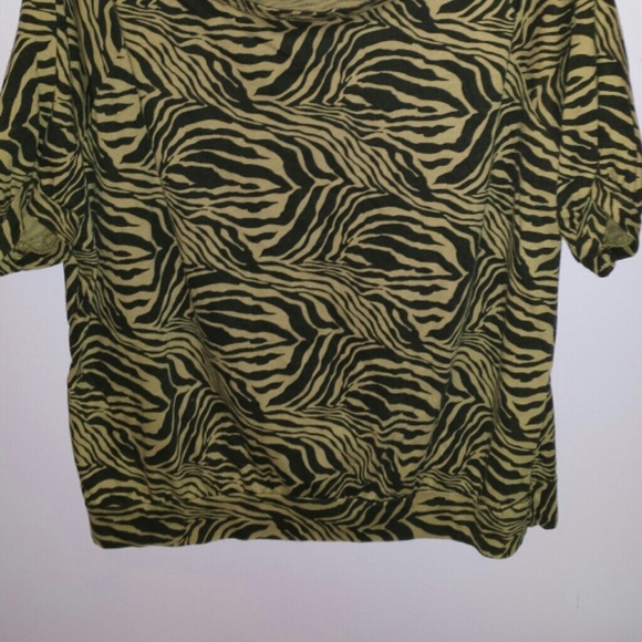 Zebra striped top - Picture 2 of 3