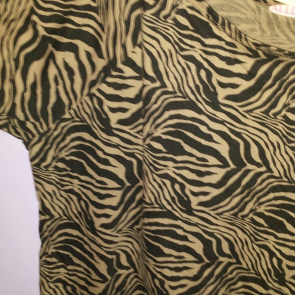 Zebra striped top - Picture 3 of 3