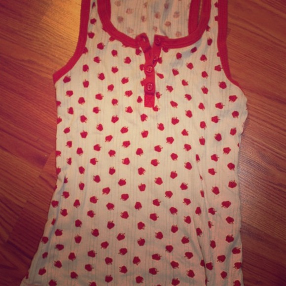 Xhilaration Apple Tank