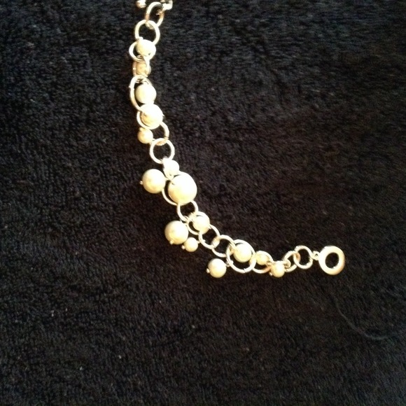 Silver plated pearl bracelet