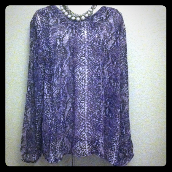 Purple snakeskin long sleeve chiffon blouse XL 😍