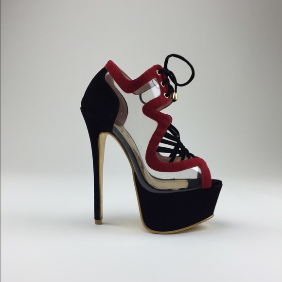 Clara - Picture 2 of 5